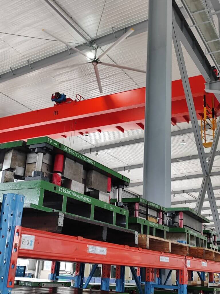 PMSM HVLS fans with a crane PMSM HVLS fans for a Japanese Factory